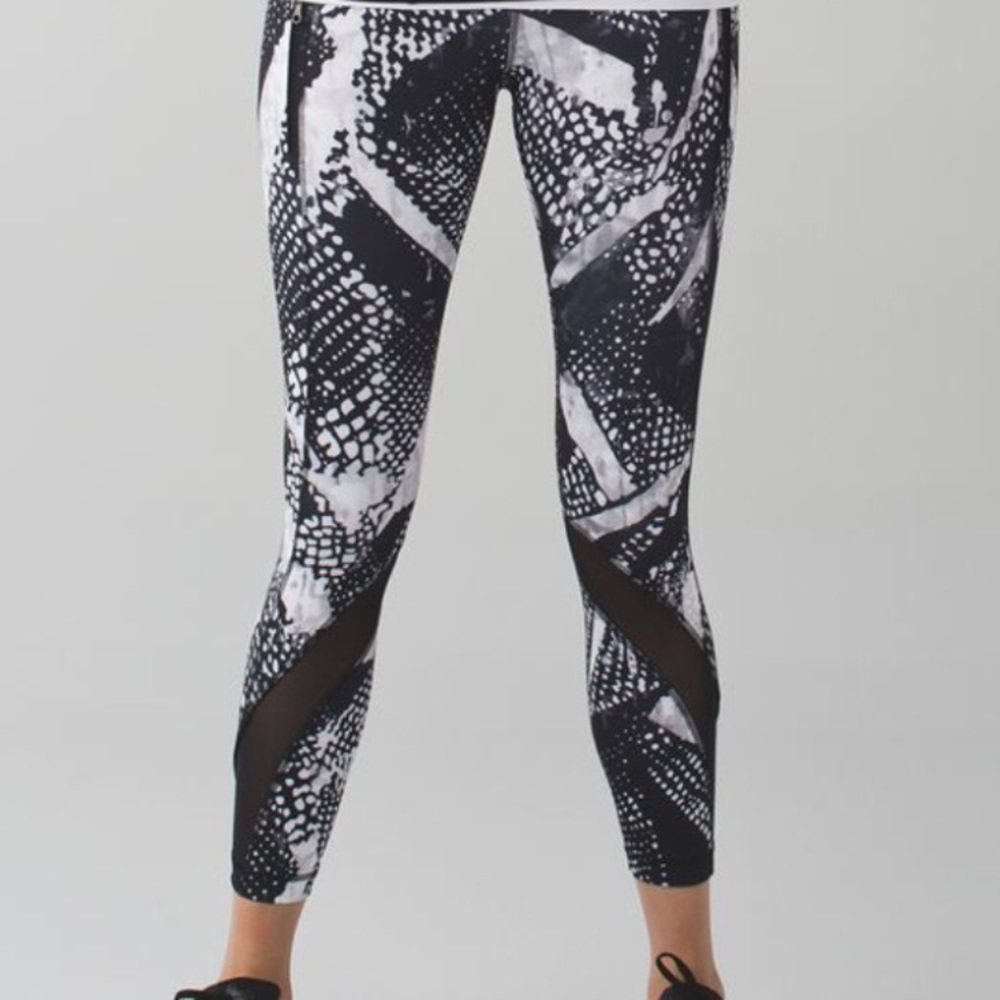 Lululemon Inspire Tight II